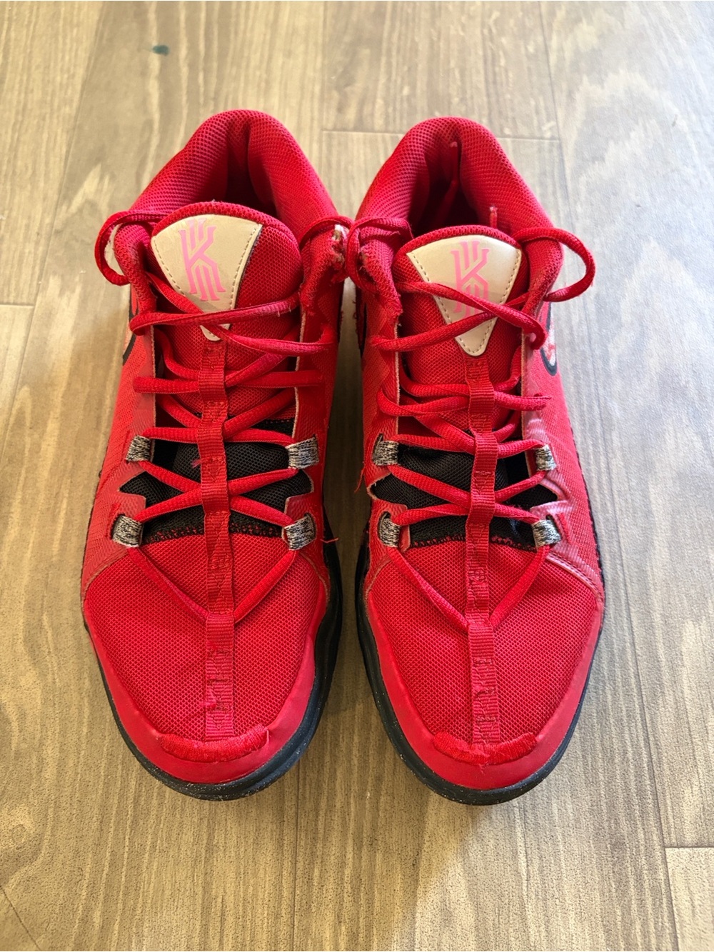 Nike Kyrie Basketball Shoes Red Men’s Athletic Sneaker Size US 9.5